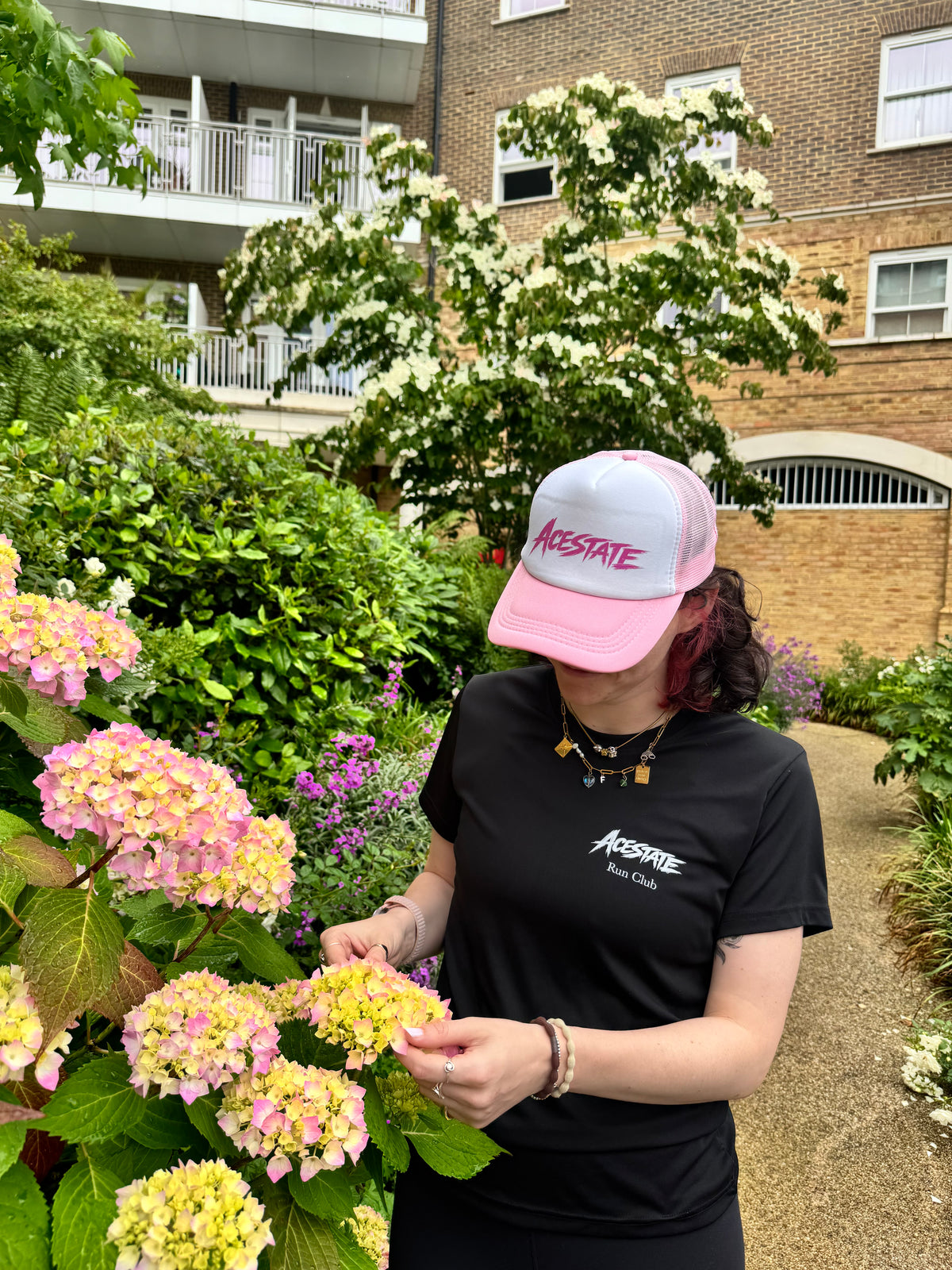 Basicz Trucker Hat [Pink/White]